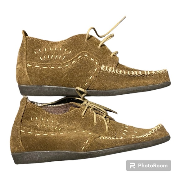 Minnetonka Woman's Lace Up Suede Booties / Moccasins Size 7 - Picture 5 of 8